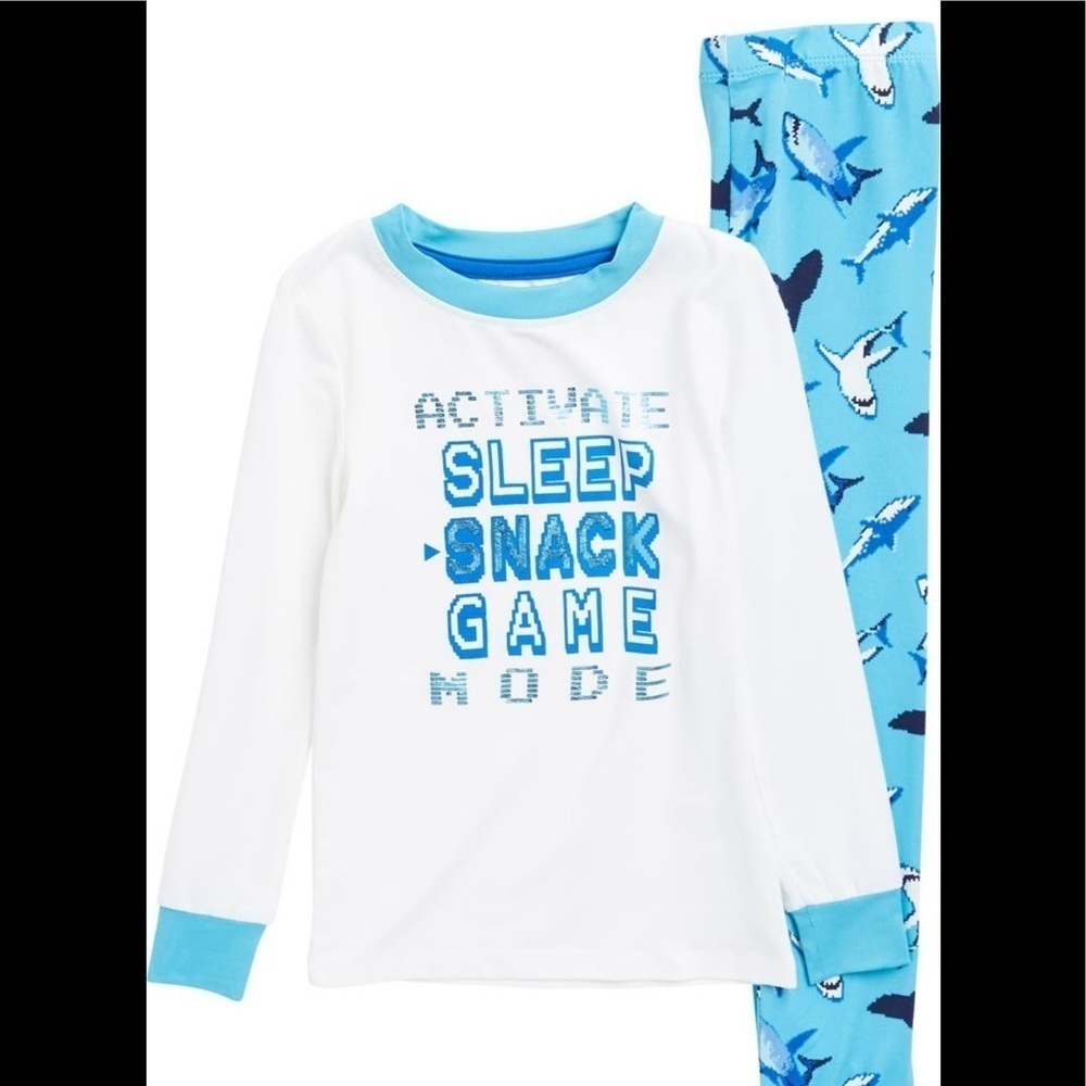 LONG sleeved top and shark 🦈 pj set. Toddler Size 6.